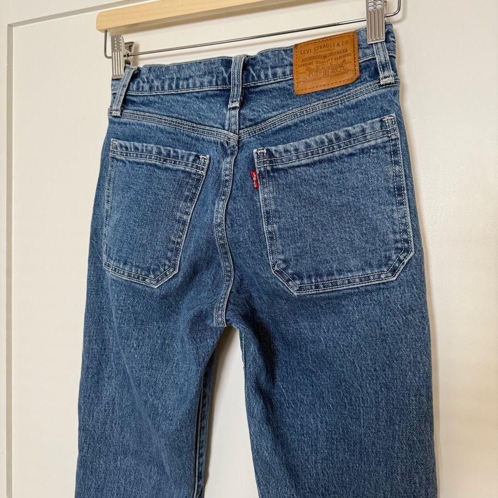 Levi's Wedgie Straight Jeans Womens 24 Blue Premium Button Fly Medium Wash Denim - Picture 6 of 14